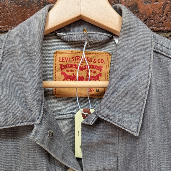Levi's Light Grey Denim Trucker Jacket - Picture 7 of 7